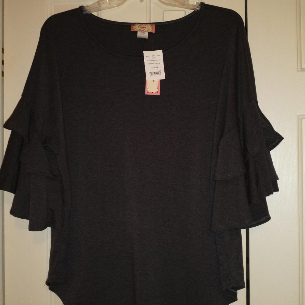 C'est La Vie 3X super soft, gray top.